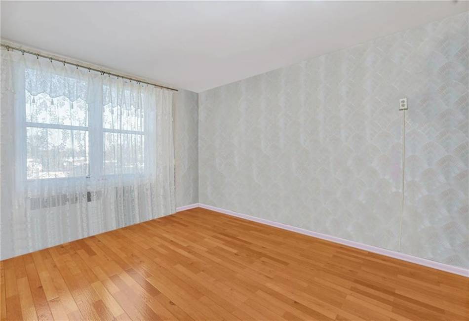 2711 Avenue X, Brooklyn, New York 11235, 1 Bedroom Bedrooms, ,1 BathroomBathrooms,Residential,For Sale,Avenue X,489640