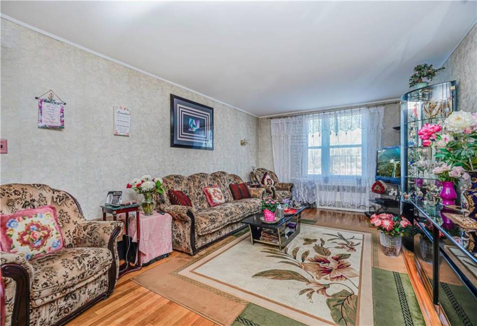 2711 Avenue X, Brooklyn, New York 11235, 1 Bedroom Bedrooms, ,1 BathroomBathrooms,Residential,For Sale,Avenue X,489640