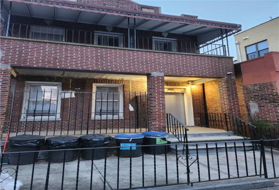 2181 Strauss Street, Brooklyn, New York 11212, 2 Bedrooms Bedrooms, ,1 BathroomBathrooms,Rental,For Sale,Strauss,489652