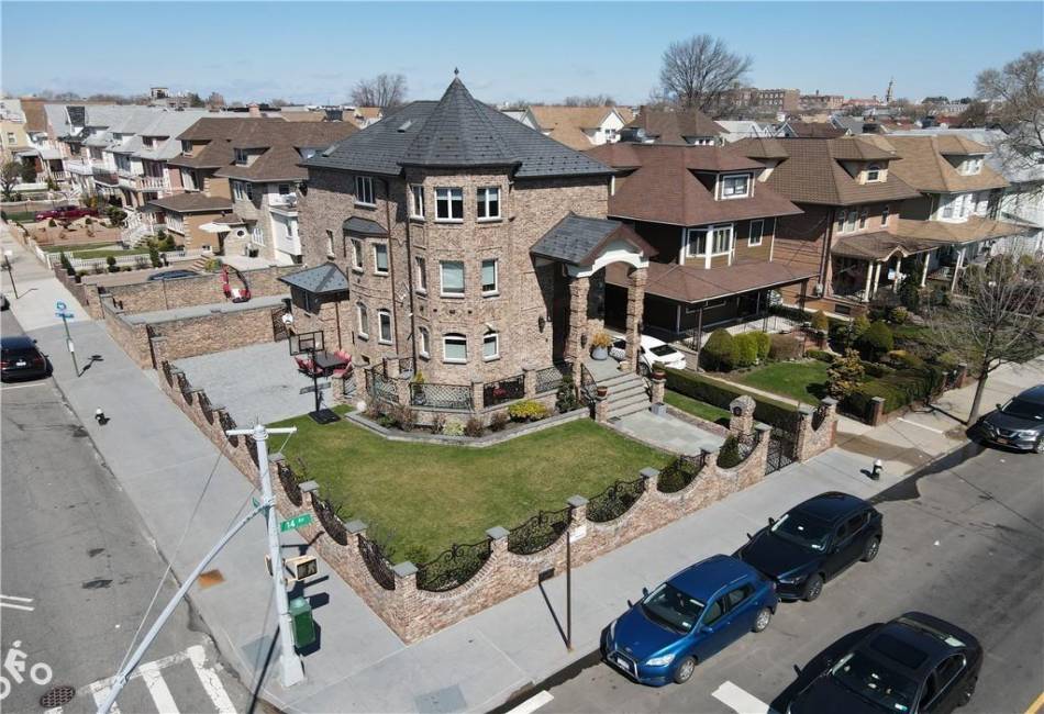 7422 14th Avenue, Brooklyn, New York 11228, 4 Bedrooms Bedrooms, ,5 BathroomsBathrooms,Residential,For Sale,14th,489662