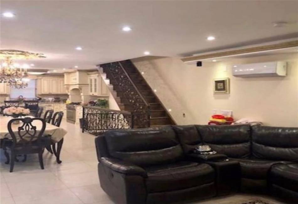 3224 Avenue L, Brooklyn, New York 11210, 4 Bedrooms Bedrooms, ,4 BathroomsBathrooms,Residential,For Sale,Avenue L,489672