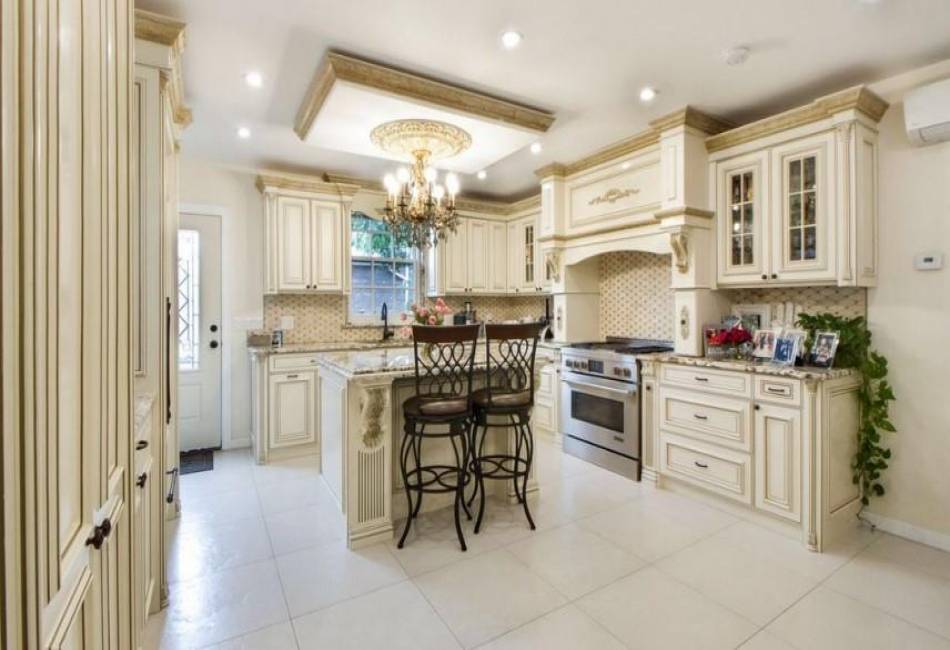 3224 Avenue L, Brooklyn, New York 11210, 4 Bedrooms Bedrooms, ,4 BathroomsBathrooms,Residential,For Sale,Avenue L,489672