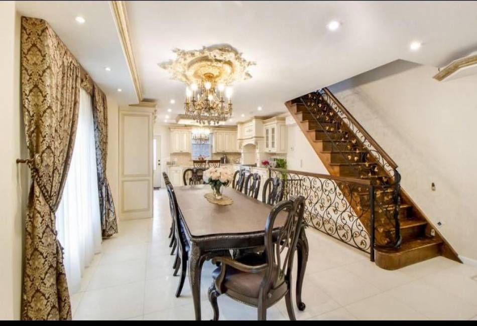 3224 Avenue L, Brooklyn, New York 11210, 4 Bedrooms Bedrooms, ,4 BathroomsBathrooms,Residential,For Sale,Avenue L,489672