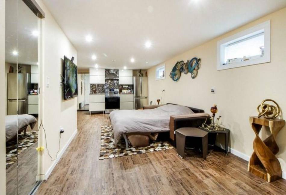 3224 Avenue L, Brooklyn, New York 11210, 4 Bedrooms Bedrooms, ,4 BathroomsBathrooms,Residential,For Sale,Avenue L,489672