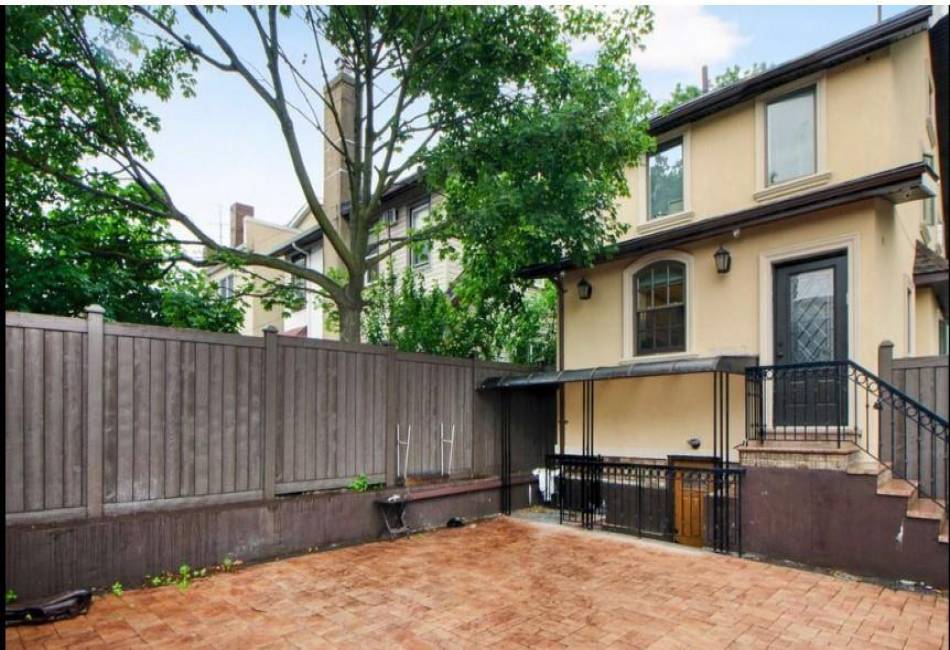 3224 Avenue L, Brooklyn, New York 11210, 4 Bedrooms Bedrooms, ,4 BathroomsBathrooms,Residential,For Sale,Avenue L,489672