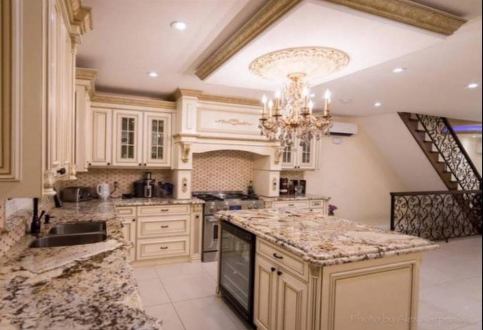 3224 Avenue L, Brooklyn, New York 11210, 4 Bedrooms Bedrooms, ,4 BathroomsBathrooms,Residential,For Sale,Avenue L,489672