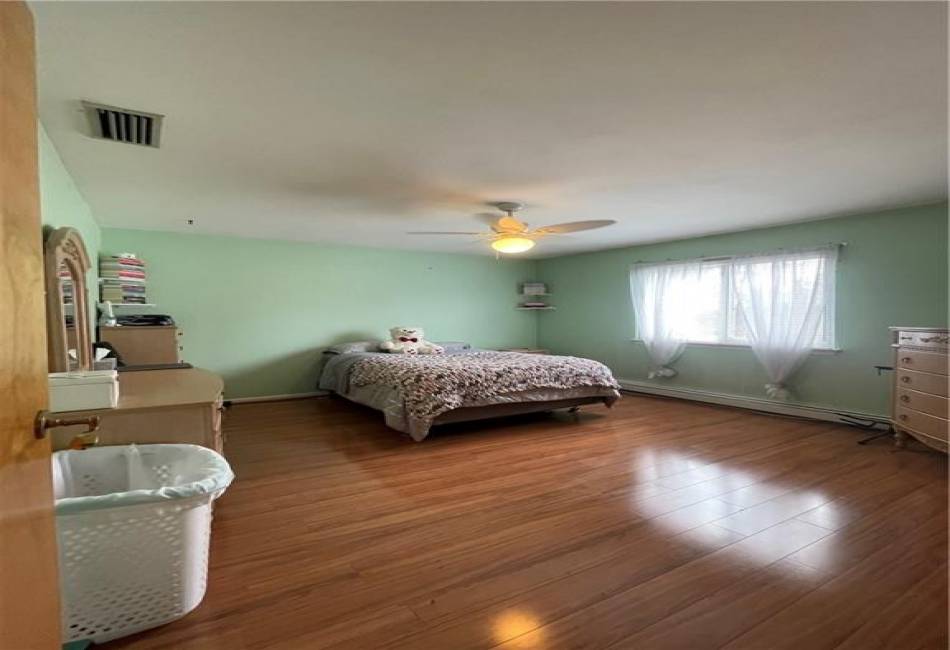 166 McBaine Avenue, Staten Island, New York 10309, ,5 BathroomsBathrooms,Residential,For Sale,McBaine,489676