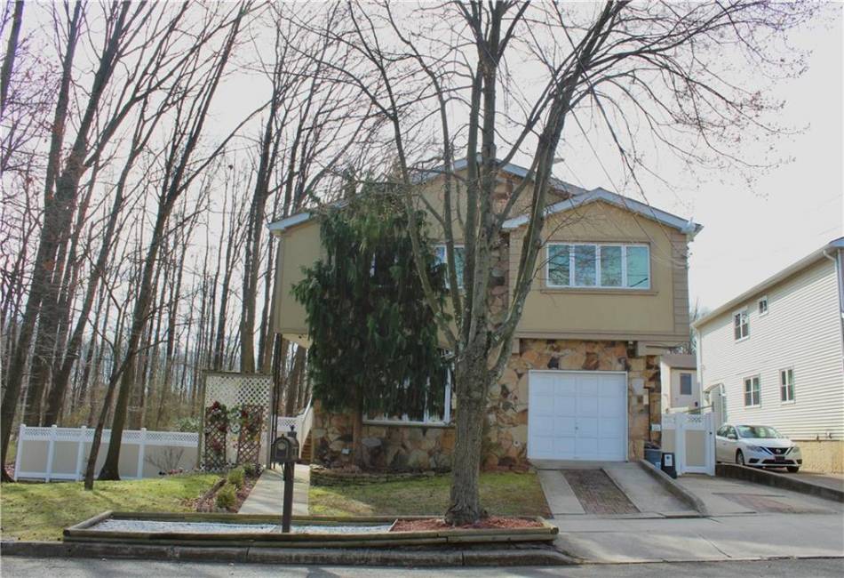 166 McBaine Avenue, Staten Island, New York 10309, ,5 BathroomsBathrooms,Residential,For Sale,McBaine,489676