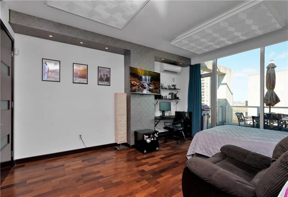 384 Neptune Avenue, Brooklyn, New York 11235, 4 Bedrooms Bedrooms, ,2 BathroomsBathrooms,Residential,For Sale,Neptune,489677