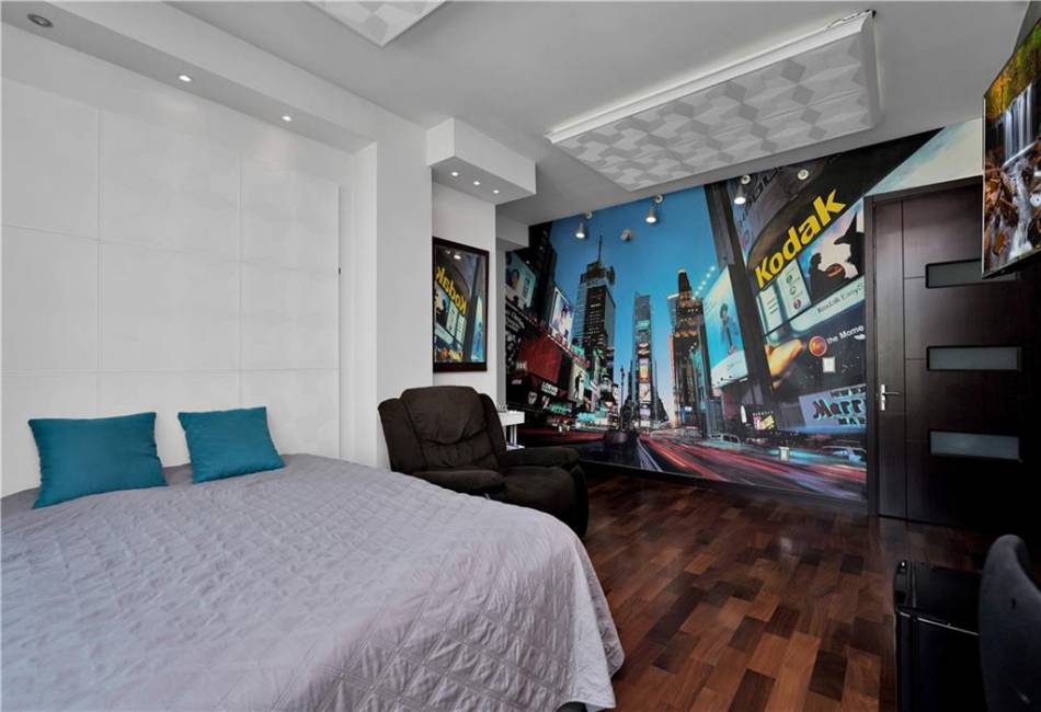 384 Neptune Avenue, Brooklyn, New York 11235, 4 Bedrooms Bedrooms, ,2 BathroomsBathrooms,Residential,For Sale,Neptune,489677