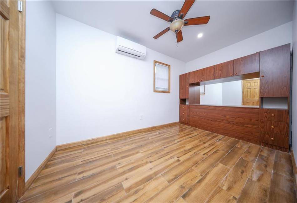 7 Lake Avenue, Brooklyn, New York 11235, 2 Bedrooms Bedrooms, ,1 BathroomBathrooms,Residential,For Sale,Lake,489678