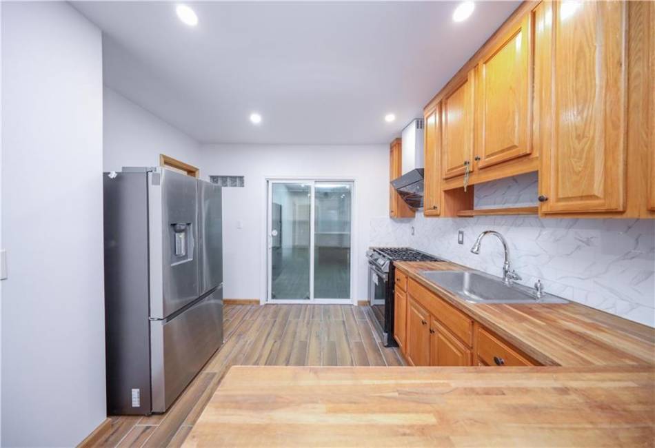 7 Lake Avenue, Brooklyn, New York 11235, 2 Bedrooms Bedrooms, ,1 BathroomBathrooms,Residential,For Sale,Lake,489678