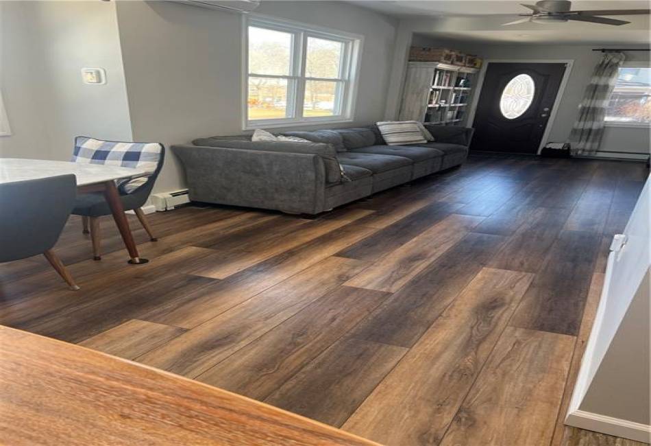 2 Fairview Avenue, Staten Island, New York 10314, 2 Bedrooms Bedrooms, ,2 BathroomsBathrooms,Residential,For Sale,Fairview,489683