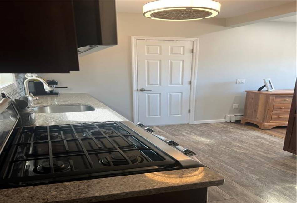 2 Fairview Avenue, Staten Island, New York 10314, 2 Bedrooms Bedrooms, ,2 BathroomsBathrooms,Residential,For Sale,Fairview,489683