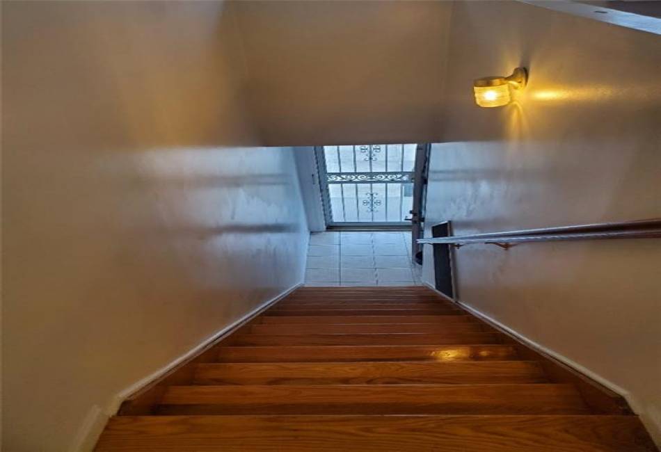 2105 123rd Street, Queens, New York 11356, 6 Bedrooms Bedrooms, ,5 BathroomsBathrooms,Residential,For Sale,123rd,489688