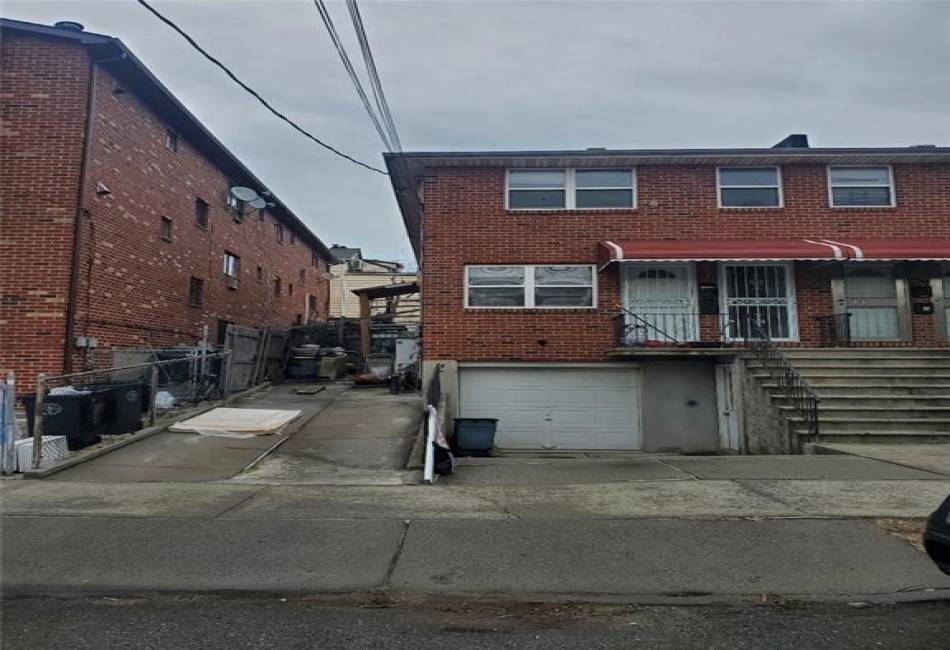 2105 123rd Street, Queens, New York 11356, 6 Bedrooms Bedrooms, ,5 BathroomsBathrooms,Residential,For Sale,123rd,489688
