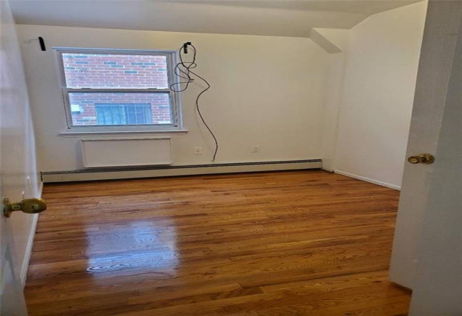 2105 123rd Street, Queens, New York 11356, 6 Bedrooms Bedrooms, ,5 BathroomsBathrooms,Residential,For Sale,123rd,489688