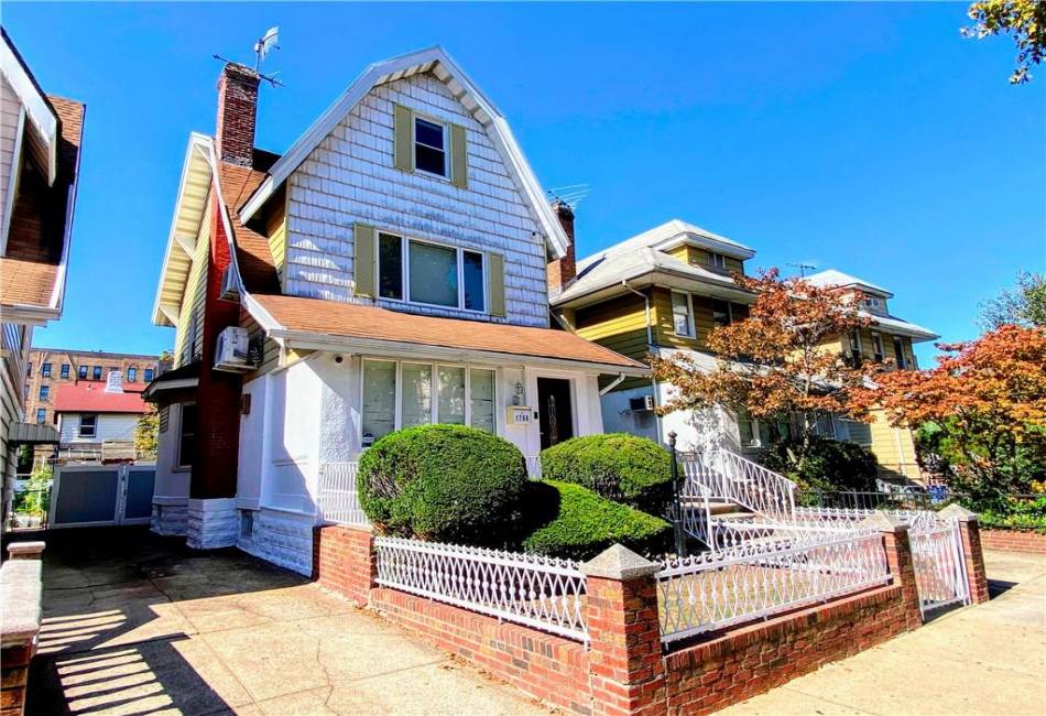 1768 5th Street, Brooklyn, New York 11223, 4 Bedrooms Bedrooms, ,3.5 BathroomsBathrooms,Residential,For Sale,5th,489695