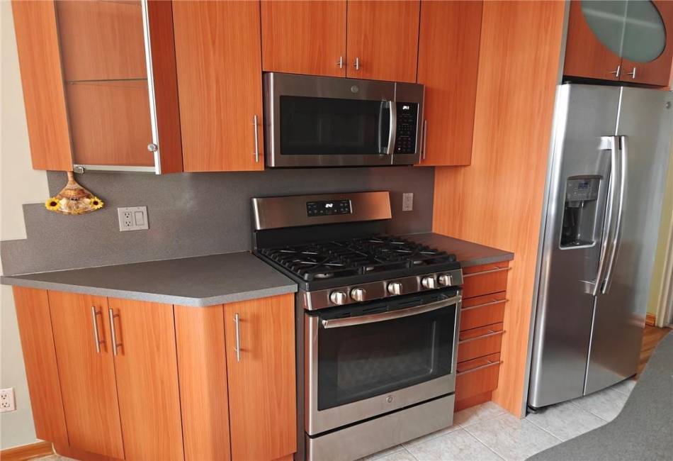 7000 Bay Parkway, Brooklyn, New York 11204, 1 Bedroom Bedrooms, ,1 BathroomBathrooms,Residential,For Sale,Bay,488321