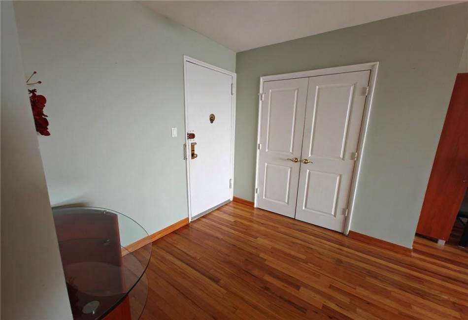 7000 Bay Parkway, Brooklyn, New York 11204, 1 Bedroom Bedrooms, ,1 BathroomBathrooms,Residential,For Sale,Bay,488321