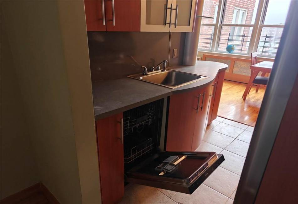 7000 Bay Parkway, Brooklyn, New York 11204, 1 Bedroom Bedrooms, ,1 BathroomBathrooms,Residential,For Sale,Bay,488321