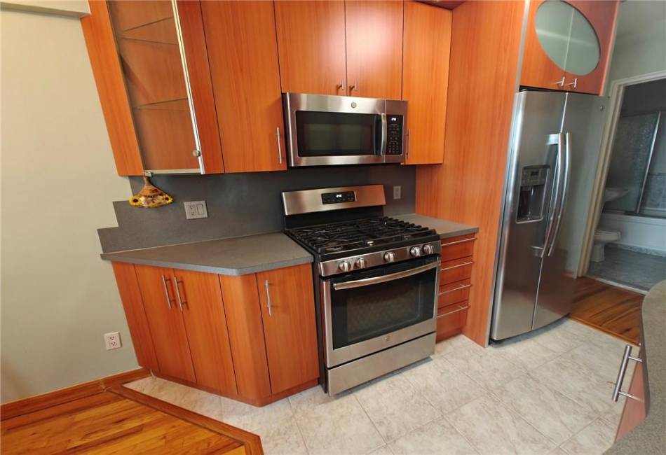 7000 Bay Parkway, Brooklyn, New York 11204, 1 Bedroom Bedrooms, ,1 BathroomBathrooms,Residential,For Sale,Bay,488321