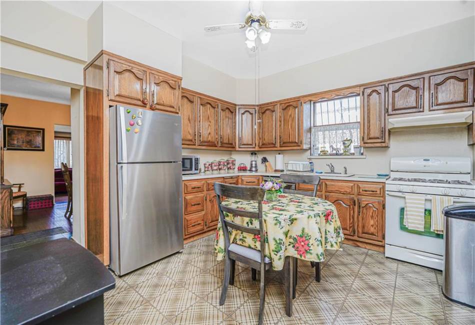 1265 86th Street, Brooklyn, New York 11228, 4 Bedrooms Bedrooms, ,5 BathroomsBathrooms,Residential,For Sale,86th,489413