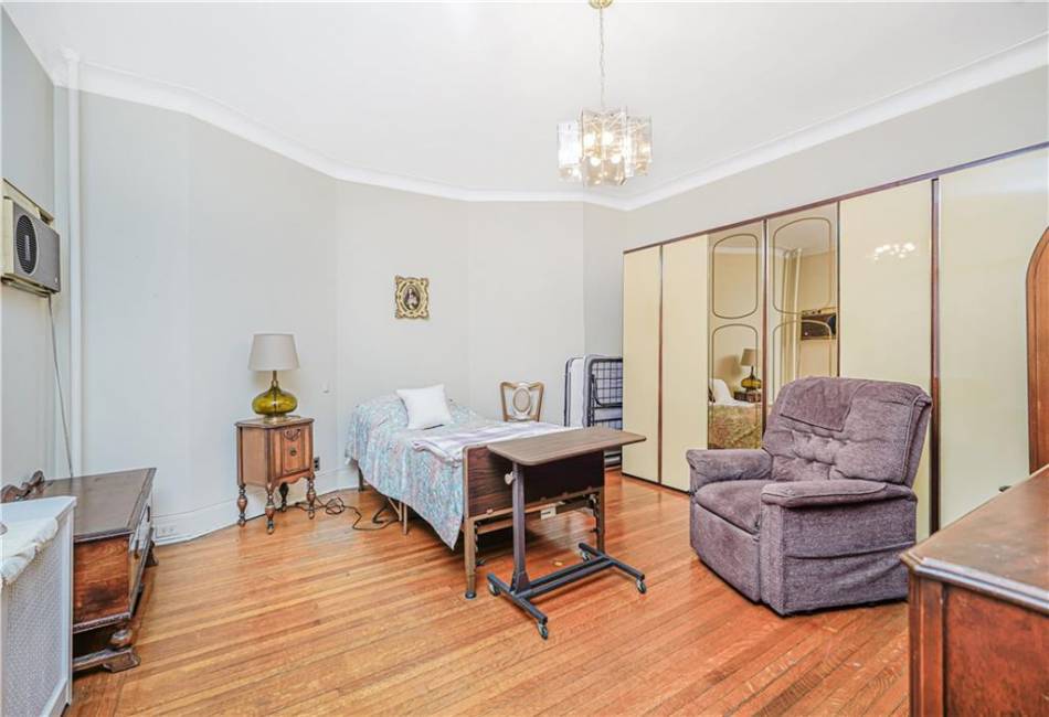 1265 86th Street, Brooklyn, New York 11228, 4 Bedrooms Bedrooms, ,5 BathroomsBathrooms,Residential,For Sale,86th,489413