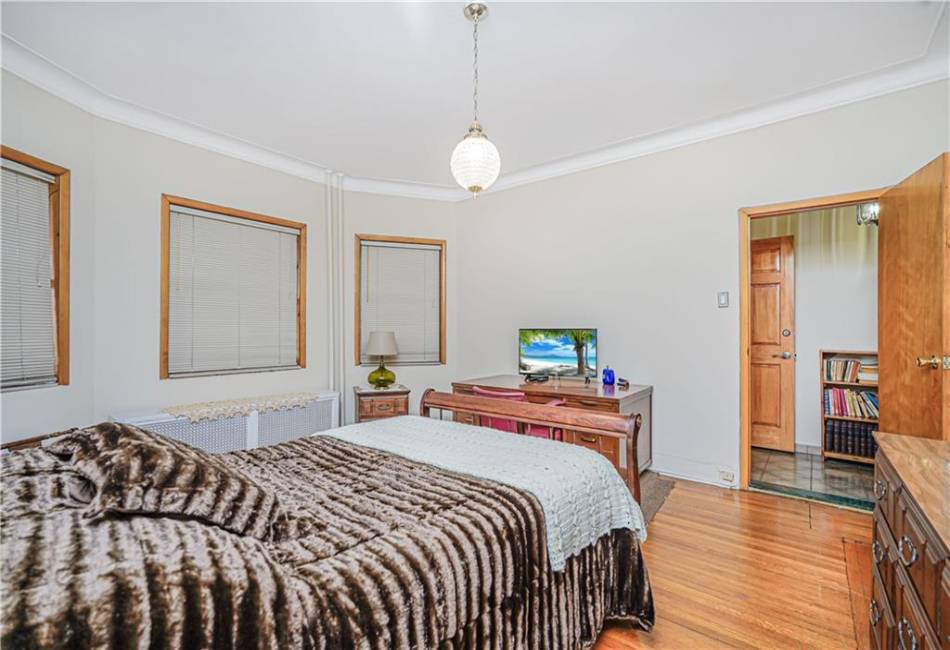 1265 86th Street, Brooklyn, New York 11228, 4 Bedrooms Bedrooms, ,5 BathroomsBathrooms,Residential,For Sale,86th,489413