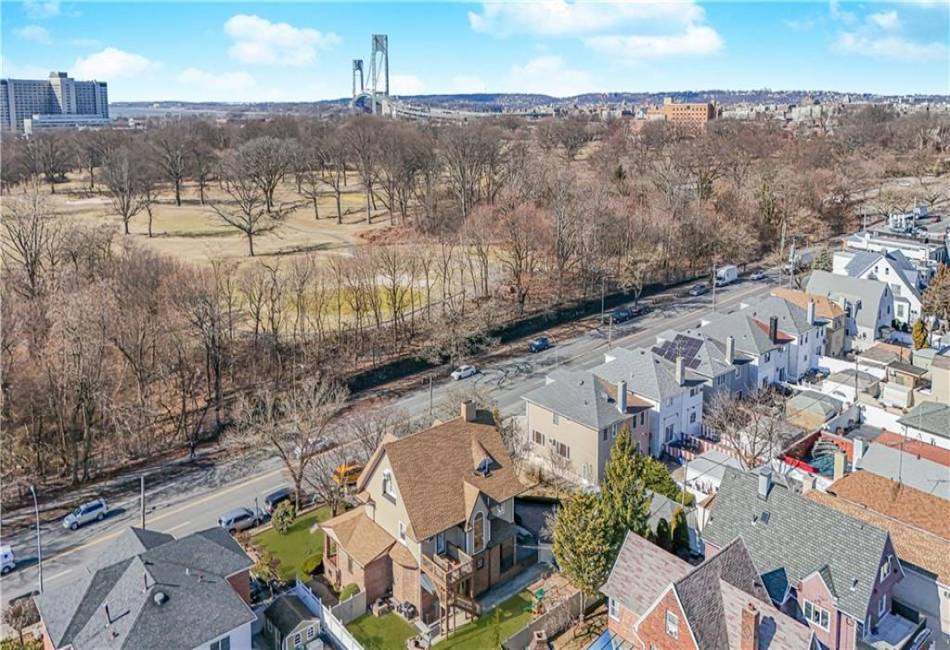 1265 86th Street, Brooklyn, New York 11228, 4 Bedrooms Bedrooms, ,5 BathroomsBathrooms,Residential,For Sale,86th,489413