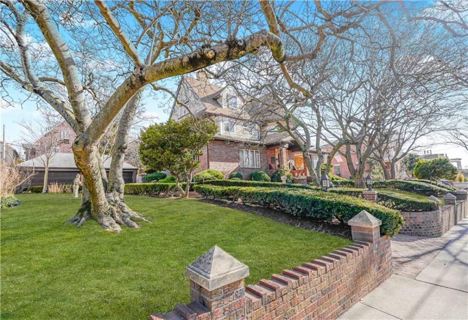1265 86th Street, Brooklyn, New York 11228, 4 Bedrooms Bedrooms, ,5 BathroomsBathrooms,Residential,For Sale,86th,489413