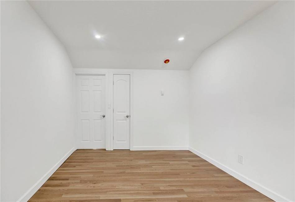 2823 Ford Street, Brooklyn, New York 11235, 3 Bedrooms Bedrooms, ,2 BathroomsBathrooms,Rental,For Sale,Ford,489580