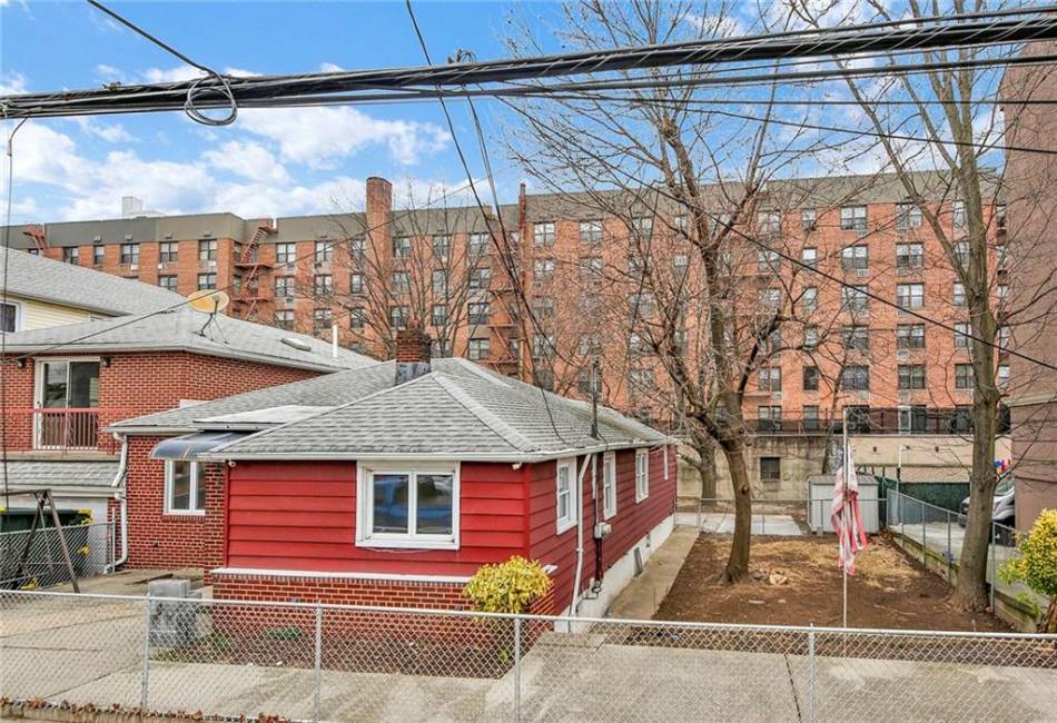 2823 Ford Street, Brooklyn, New York 11235, 3 Bedrooms Bedrooms, ,2 BathroomsBathrooms,Rental,For Sale,Ford,489580