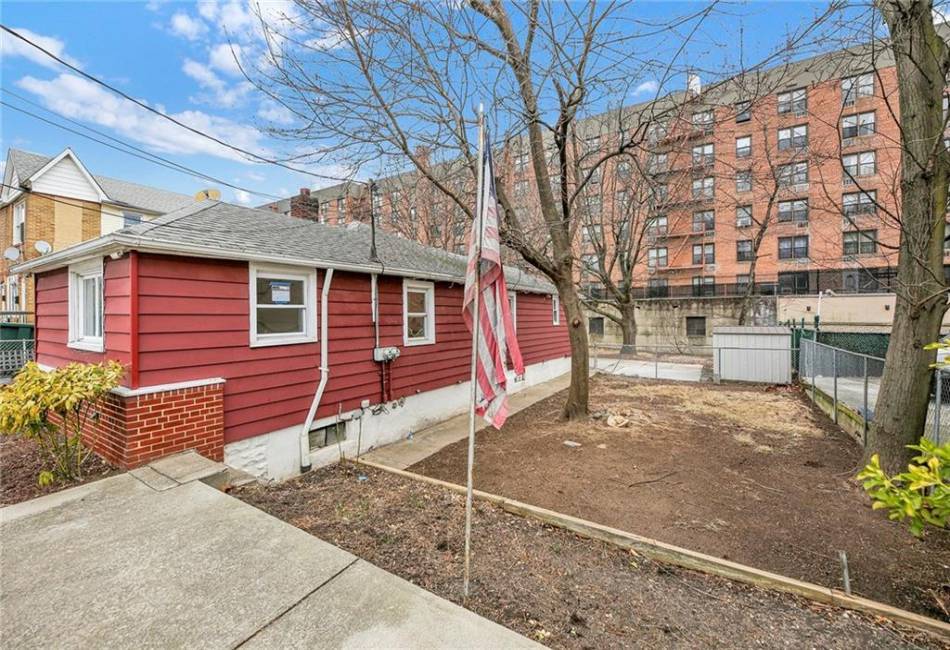 2823 Ford Street, Brooklyn, New York 11235, 3 Bedrooms Bedrooms, ,2 BathroomsBathrooms,Rental,For Sale,Ford,489580
