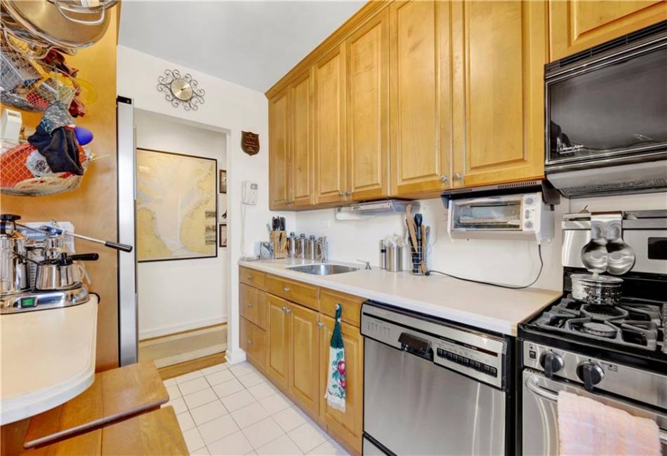 131 74th Street, Brooklyn, New York 11209, 2 Bedrooms Bedrooms, ,1.5 BathroomsBathrooms,Residential,For Sale,74th,489612
