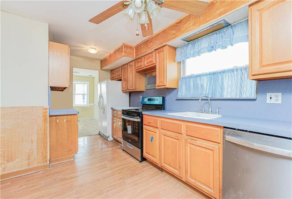 70 Lyon Place, Staten Island, New York 10314, 3 Bedrooms Bedrooms, ,2 BathroomsBathrooms,Residential,For Sale,Lyon,489707