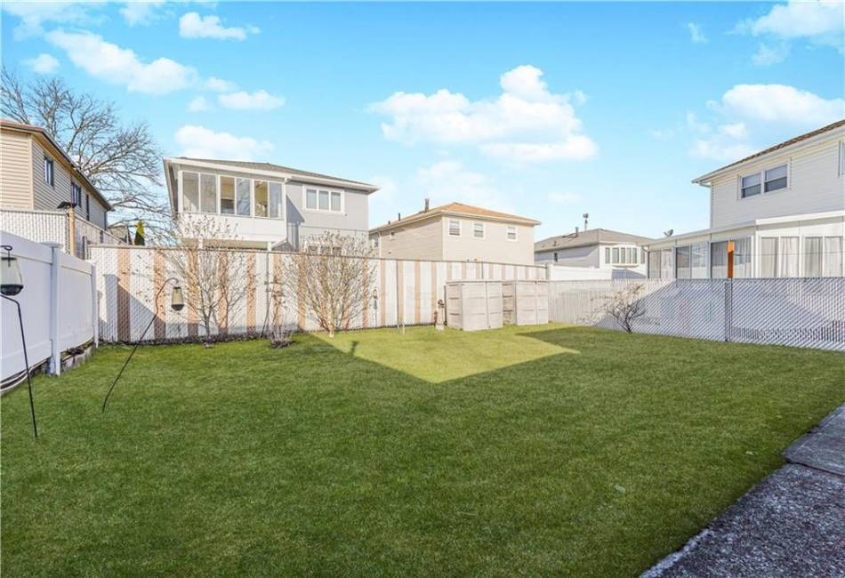 70 Lyon Place, Staten Island, New York 10314, 3 Bedrooms Bedrooms, ,2 BathroomsBathrooms,Residential,For Sale,Lyon,489707