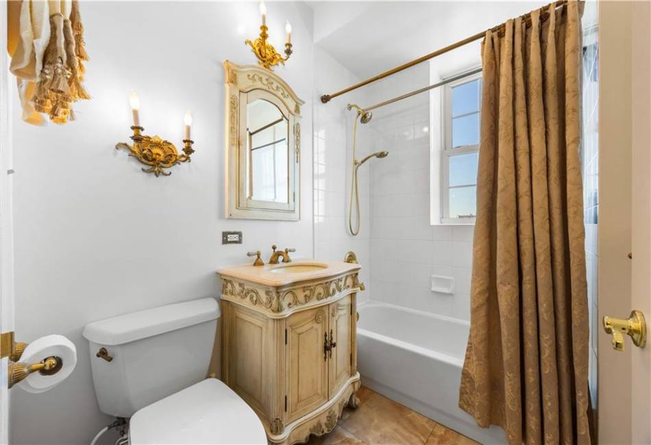 60 Oceana Drive, Brooklyn, New York 11235, 2 Bedrooms Bedrooms, ,2 BathroomsBathrooms,Residential,For Sale,Oceana,489708