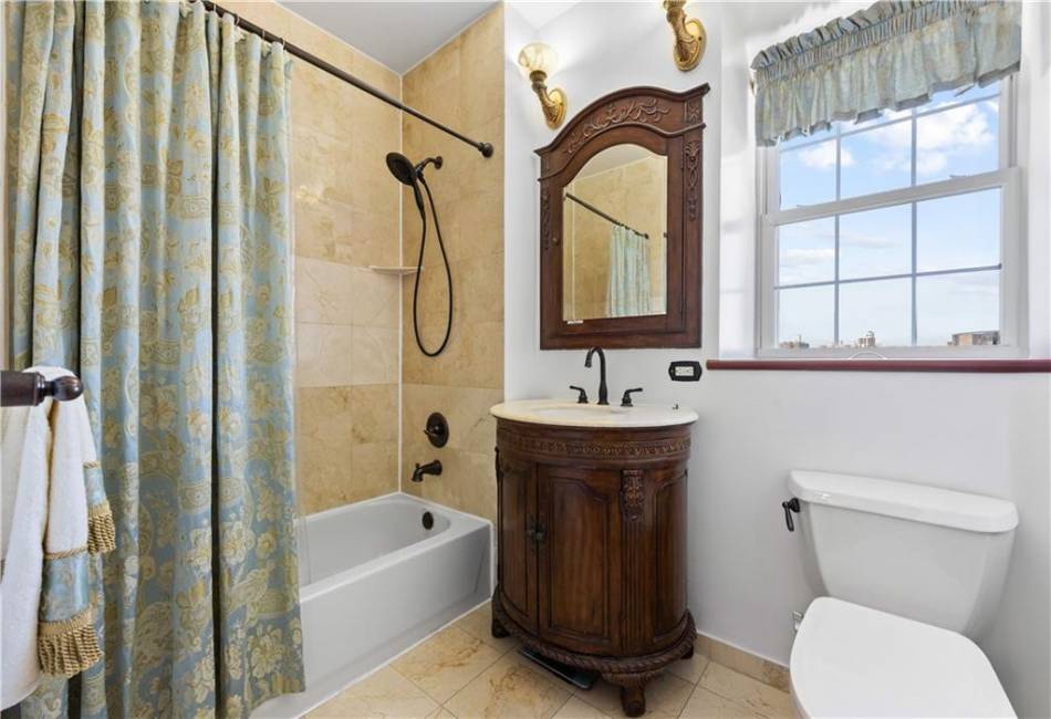 60 Oceana Drive, Brooklyn, New York 11235, 2 Bedrooms Bedrooms, ,2 BathroomsBathrooms,Residential,For Sale,Oceana,489708