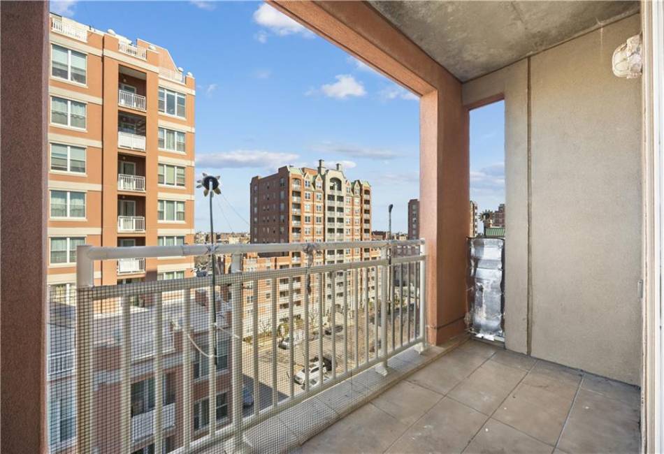60 Oceana Drive, Brooklyn, New York 11235, 2 Bedrooms Bedrooms, ,2 BathroomsBathrooms,Residential,For Sale,Oceana,489708