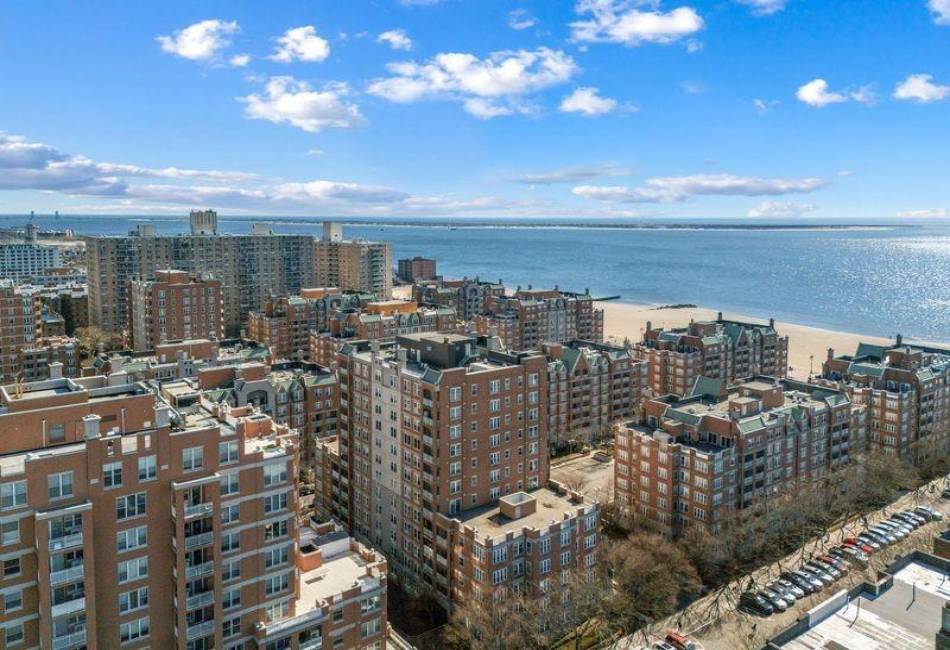 60 Oceana Drive, Brooklyn, New York 11235, 2 Bedrooms Bedrooms, ,2 BathroomsBathrooms,Residential,For Sale,Oceana,489708