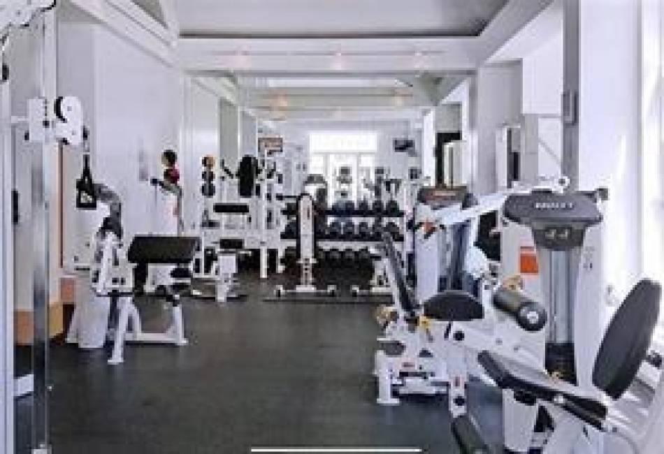 60 Oceana Drive, Brooklyn, New York 11235, 2 Bedrooms Bedrooms, ,2 BathroomsBathrooms,Residential,For Sale,Oceana,489708