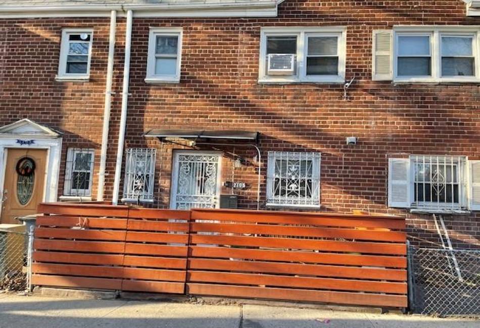 2195 Linden Boulevard, Brooklyn, New York 11207, 3 Bedrooms Bedrooms, ,3 BathroomsBathrooms,Residential,For Sale,Linden,489711