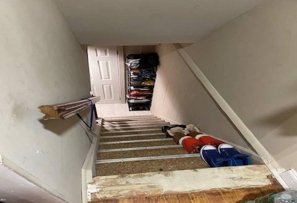 2195 Linden Boulevard, Brooklyn, New York 11207, 3 Bedrooms Bedrooms, ,3 BathroomsBathrooms,Residential,For Sale,Linden,489711