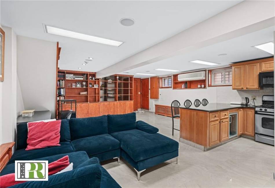 1874 27th Street, Brooklyn, New York 11229, 10 Bedrooms Bedrooms, ,6 BathroomsBathrooms,Residential,For Sale,27th,489450