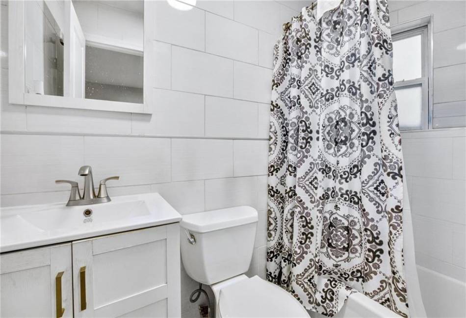 1641 Canarsie Road, Brooklyn, New York 11236, 6 Bedrooms Bedrooms, ,Residential,For Sale,Canarsie,489671