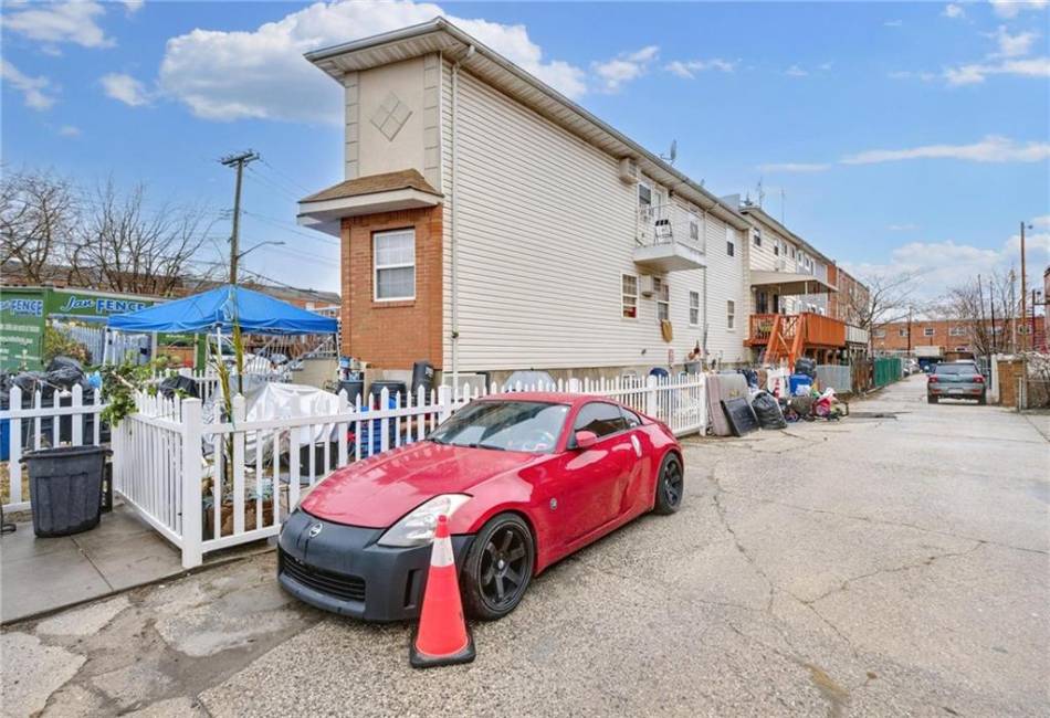 1641 Canarsie Road, Brooklyn, New York 11236, 6 Bedrooms Bedrooms, ,Residential,For Sale,Canarsie,489671