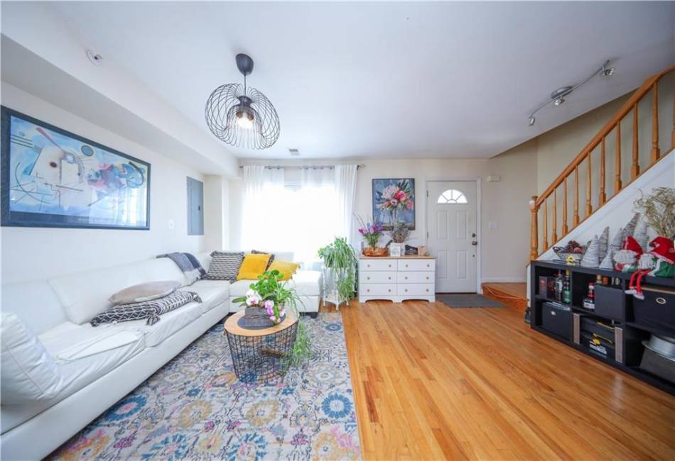 165 Cedar Grove Avenue, Staten Island, New York 10306, 3 Bedrooms Bedrooms, ,2 BathroomsBathrooms,Residential,For Sale,Cedar Grove,489699