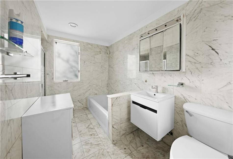1006 East 22nd Street, Brooklyn, New York 11210, 4 Bedrooms Bedrooms, ,3.5 BathroomsBathrooms,Residential,For Sale,East 22nd,489718