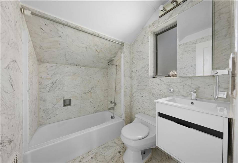 1006 East 22nd Street, Brooklyn, New York 11210, 4 Bedrooms Bedrooms, ,3.5 BathroomsBathrooms,Residential,For Sale,East 22nd,489718